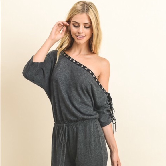 Off the shoulder Jumpsuit - Picture 2 of 6